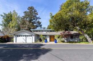 67 Hollins Drive
